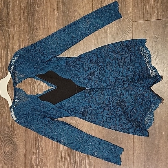 ❤️ NWOT! LOVERS + FRIENDS LACE EVE ROMPER, XS - Picture 4 of 14